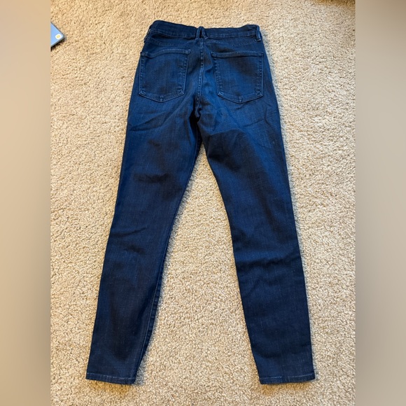 Good American Jeans - Picture 8 of 10